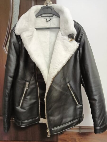Geaca fit barbati cu blana alba – noua, doar probata!