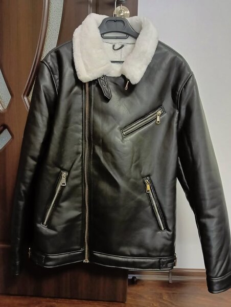 Geaca fit barbati cu blana alba – noua, doar probata!